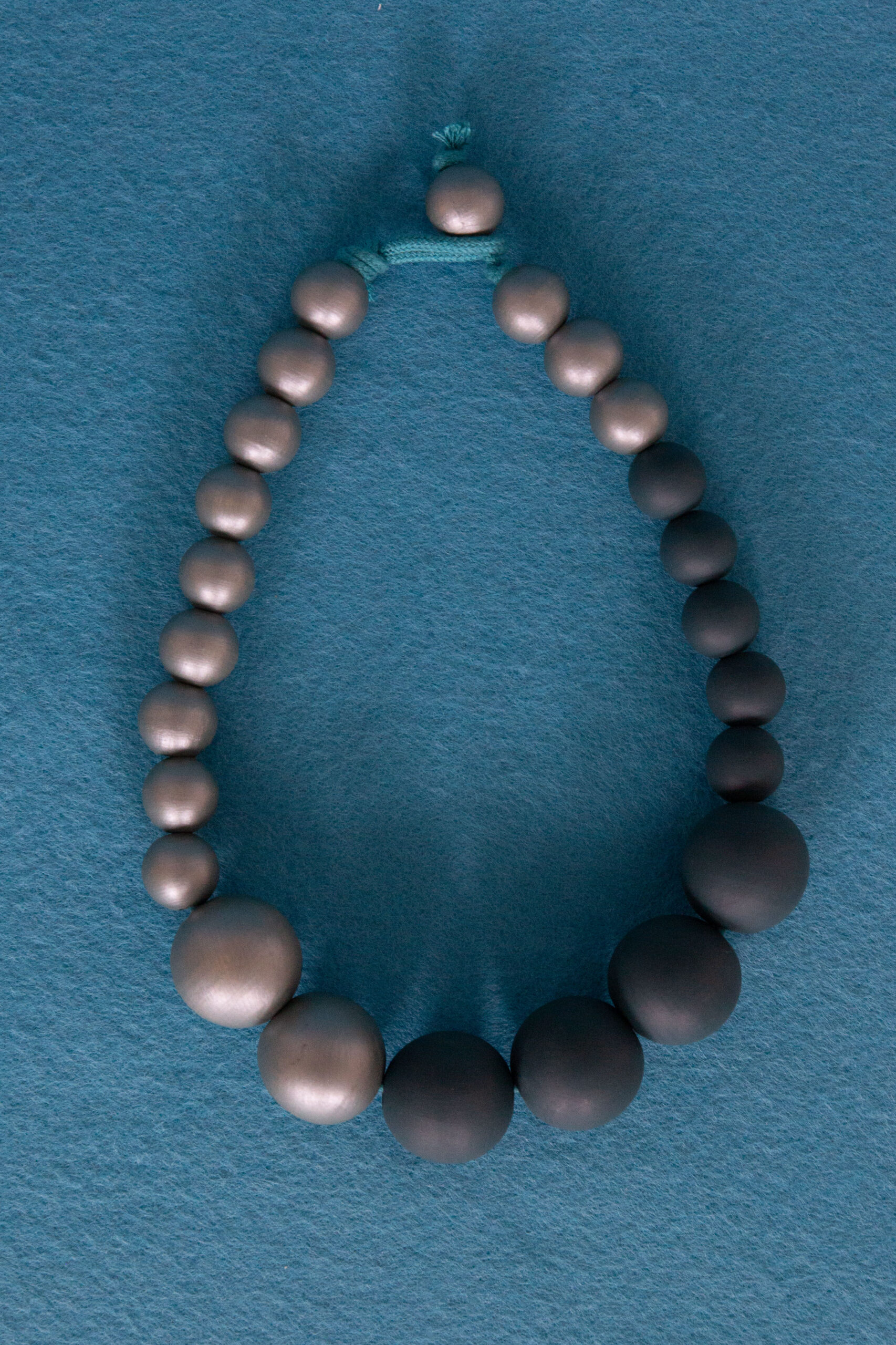 ACCOLADE ketting | denim blauw minimal collier